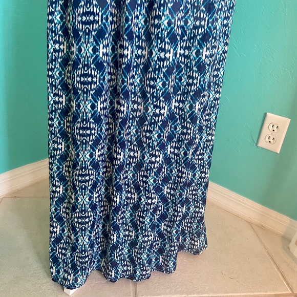 Lily Rose Blue and White Polynesian Maxi Dress - Picture 5 of 8